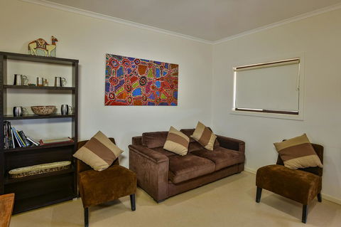William Creek Camp Ground & Units - Accommodation Gladstone 2