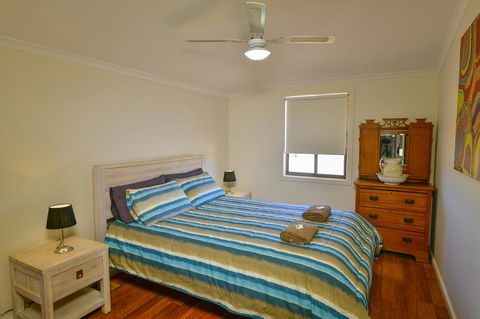 William Creek Camp Ground & Units - Accommodation Gladstone 3