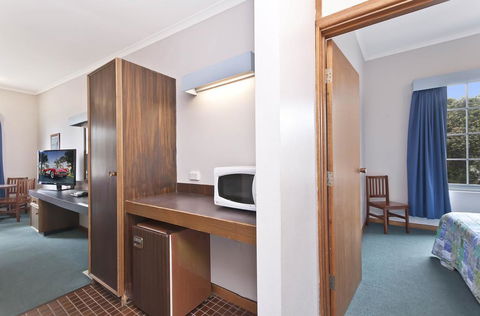William Dutton Motel - Accommodation Gladstone 2