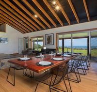 Willowview - coastal retreat stunning views - Accommodation Gladstone