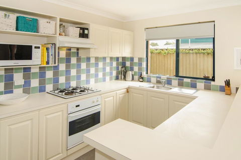 Wills - Accommodation Gladstone 2