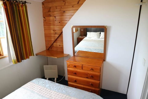 Wind Song Mountain Retreat - Accommodation Gladstone 1