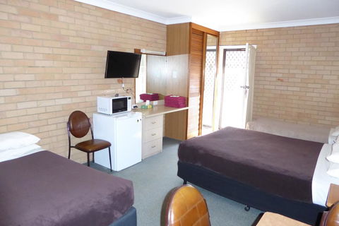 Windmill Motel - Accommodation Gladstone 2