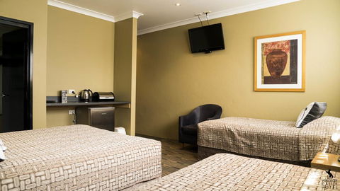 Windsor Castle Hotel - Accommodation Gladstone 1