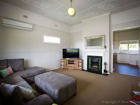 Wine Country Cottage Located Right At The Hunter Valley Gateway, Close To Everything - Accommodation Gladstone 1