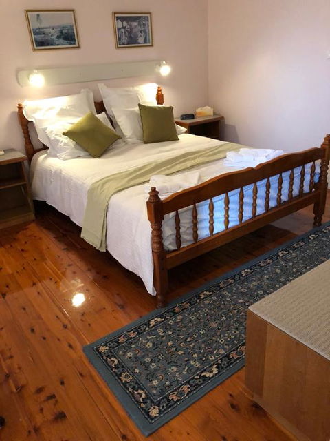 Wine Country Drive Guest House - Accommodation Gladstone 0