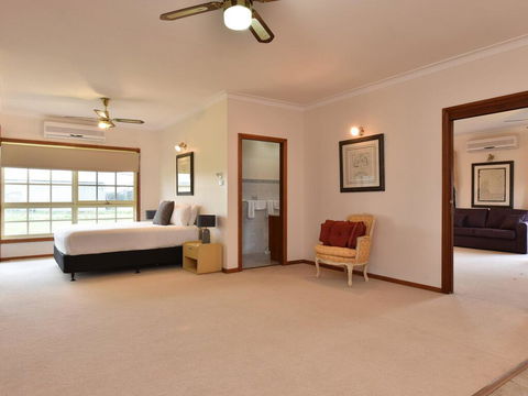 Wine Country Homestead 1br Studio - Accommodation Gladstone 0