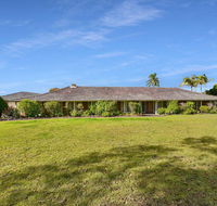 Wine Country Homestead 4-6br House - Accommodation Gladstone