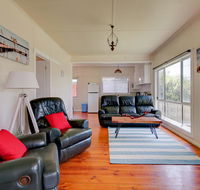Wings and Waves - Accommodation Gladstone