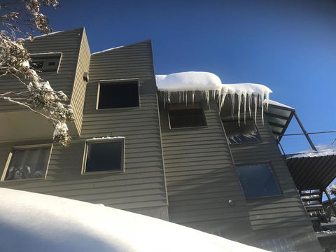 Winterbrook Chalet - Accommodation Gladstone 0