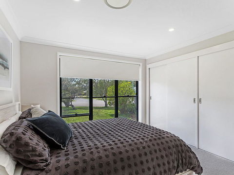 Wirragulla, 10 Marty Avenue - Stylish Modern House With Ducted Air Con & WIFI - Accommodation Gladstone 3