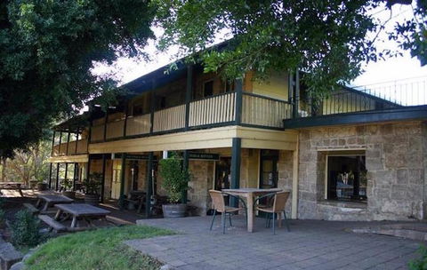 Wisemans Inn - Accommodation Gladstone 0