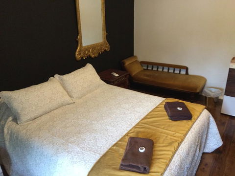Wisemans Inn - Accommodation Gladstone 2