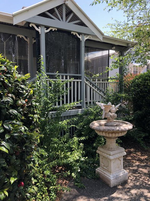 Wisteria Cottage 95 Main Western Road - Accommodation Gladstone 3