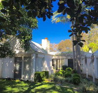 Wisteria Cottage on the Lagoon/Beach - Accommodation Gladstone