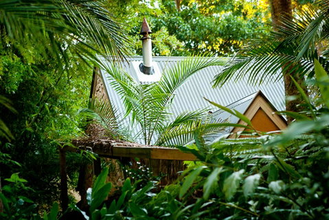 Witches Falls Cottages - Accommodation Gladstone 0
