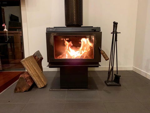 Witches Falls Cottages - Accommodation Gladstone 1