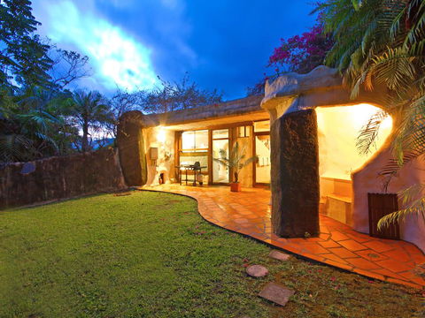 Wollumbin Palms Rainforest Retreat - Accommodation Gladstone 2