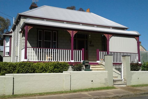 Wombermere - Accommodation Gladstone 0