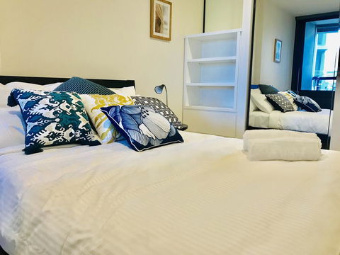 Wonderful One-Bedroom Apartment In Melbourne CBD - Accommodation Gladstone 3