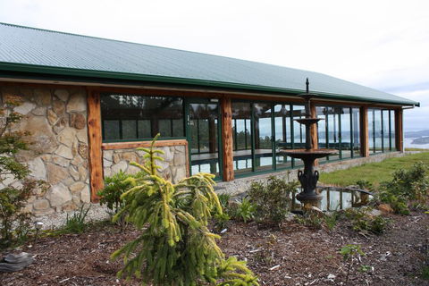 Woodbridge Hill Hideaway - Accommodation Gladstone 1