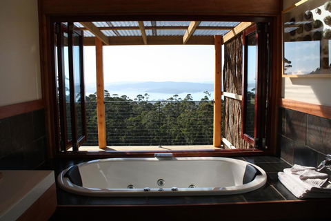 Woodbridge Hill Hideaway - Accommodation Gladstone 0