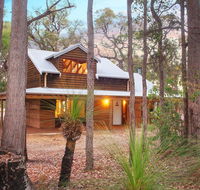 Woodstone Kookaburra Cottage - Accommodation Gladstone