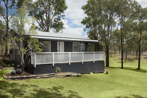 Worthington's Guest Cottage - Accommodation Gladstone 0