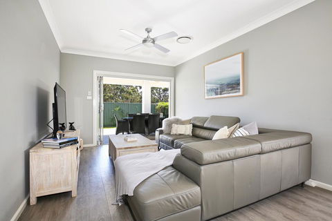 Wowly Waters - Pet Friendly - 1 Min Walk To Beach - Accommodation Gladstone 0