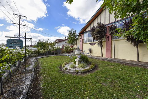 Wyatt Guest House - Accommodation Gladstone 3