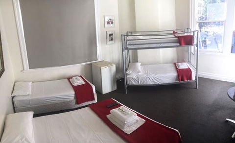 Wynyard Hotel - Accommodation Gladstone 2
