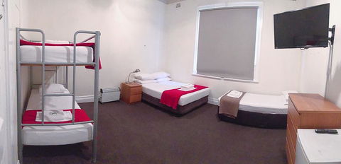 Wynyard Hotel - Accommodation Gladstone 1