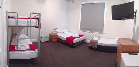Wynyard Hotel - Accommodation Gladstone 1