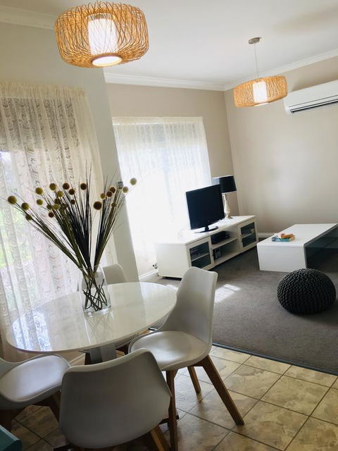 Wypinga B&B - Pet Friendly - Accommodation Gladstone 3