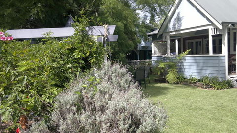 Wyreepi River Cottage - Accommodation Gladstone 0