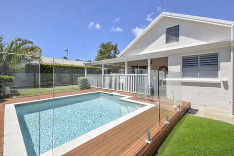 Wyuna Drive - Accommodation Gladstone 2