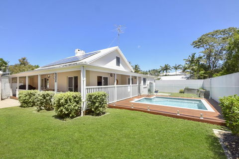 Wyuna Drive - Accommodation Gladstone 1