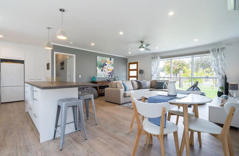 Xanadu Shores - Accommodation Gladstone 3