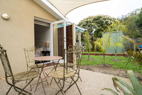 Xanadu Shores - Accommodation Gladstone 2