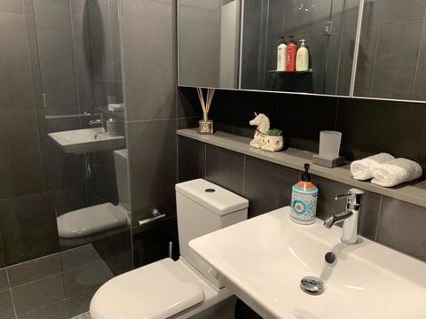 Xu's Residence@888 Collins St - Accommodation Gladstone 2