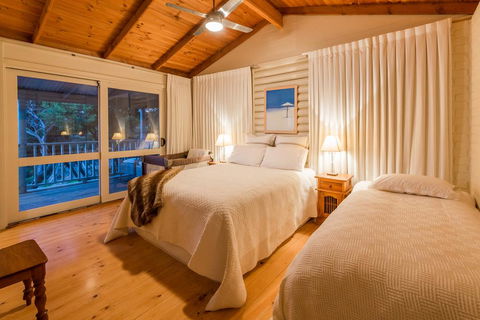 Yallingup's Best Located Beach House - Accommodation Gladstone 2