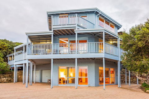 Yallingup's Best Located Beach House - Accommodation Gladstone 0