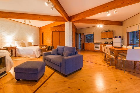 Yallingup's Best Located Beach House - Accommodation Gladstone 1