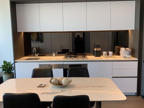 Xu's Residence@No.1 Collins Wharf - Accommodation Gladstone 2