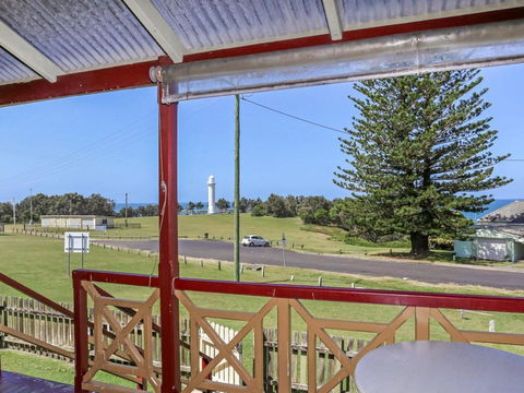 Yamba Pilot Cottage 1 - Pets Welcome - Close To Beach - Accommodation Gladstone 0