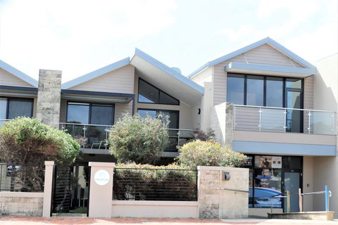 Yallingup Beach Resort - Accommodation Gladstone 1