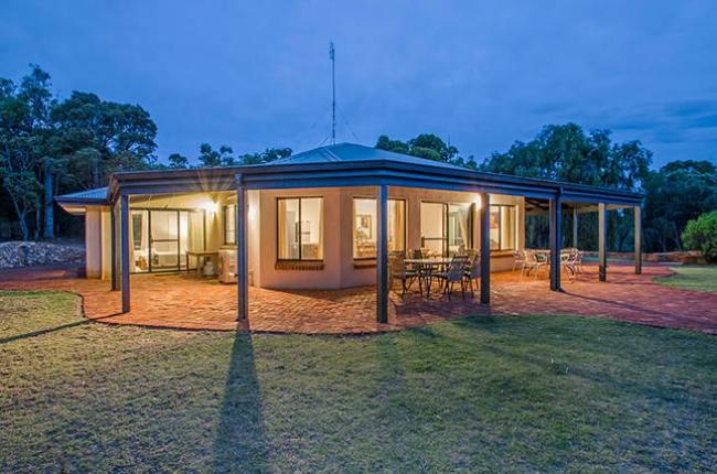 Yarloop WA Accommodation Gladstone