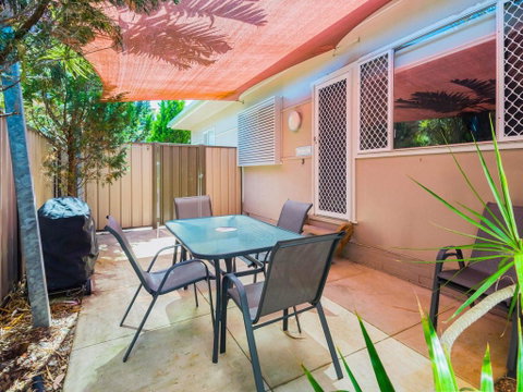 Yamba Daze - Sunset - Pet Friendly - Accommodation Gladstone 0