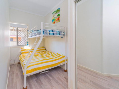 Yamba Daze - Sunset - Pet Friendly - Accommodation Gladstone 2