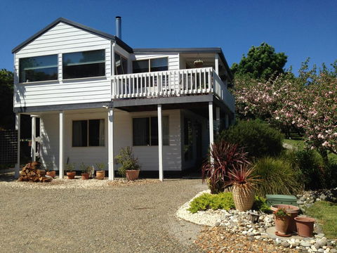 Yarra Glen Bed & Breakfast - Accommodation Gladstone 0